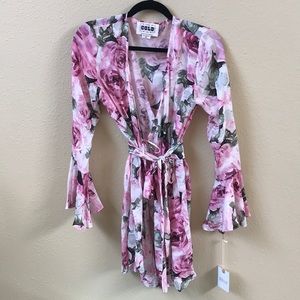 Stone Cold Fox Floral Robe Medium/Large